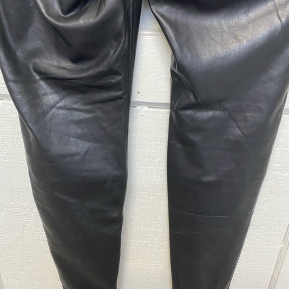 HUE Faux Leather Suede Lining Taper Leg Legging/Pant stretch pull on women’s L - Picture 10 of 13